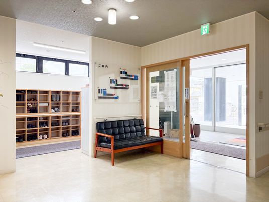 落ち着いたエントランス