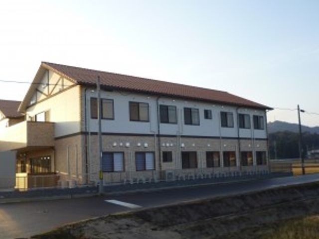 静かな住宅街の外観 外観   静かで落ち着いた雰囲気の中にある建物です。外観は温かみのあるデザインとなっています。
