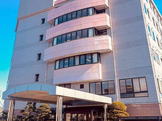 建物外観の正面  