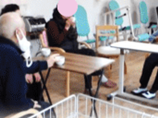 利用者同士の交流が見られる部屋