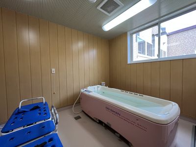清潔感のあるバリアフリー浴室