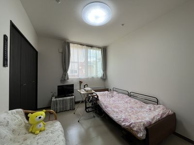 ゆったりとした個室の居室