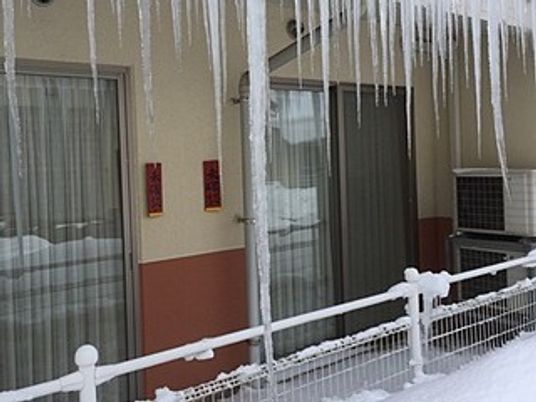 雪の中のテラス  