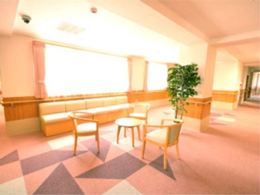 暖かみのある待合スペース