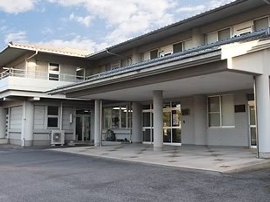 建物正面の外観  