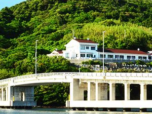 海辺の建物外観  