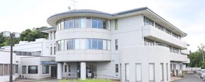 立派な建物の外観