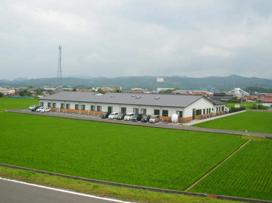 自然に囲まれた施設