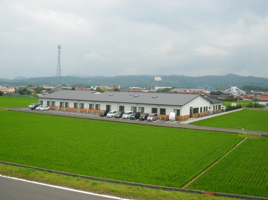 自然に囲まれた施設