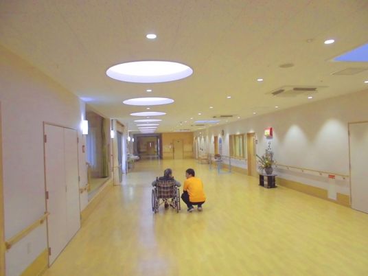 広々とした廊下