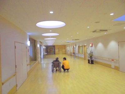 広々とした廊下