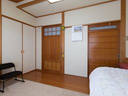 和室風の居室の一角
