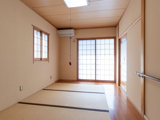 広々とした明るい和室