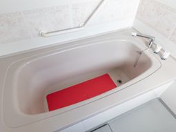 清潔感ある明るい浴室