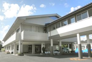 モダンな外観の建物