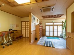 和風なエントランス風景