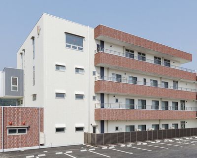 現代的な建物の外観