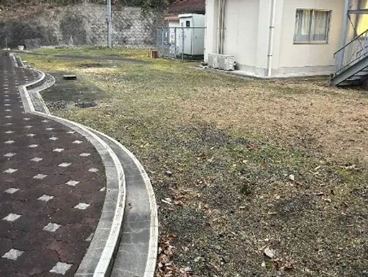 中庭の通路  