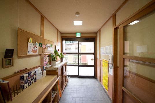 エントランスの手前の廊下