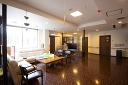 共用スペースの和やかな風景