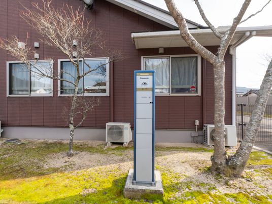 温もりある施設の外観