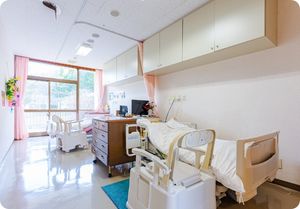 光が差し込む居室