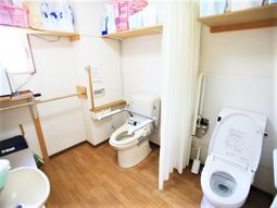 清潔なトイレの一角