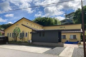 明るい職場の施設外観