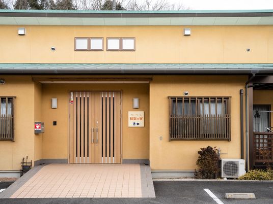 施設の正面玄関  