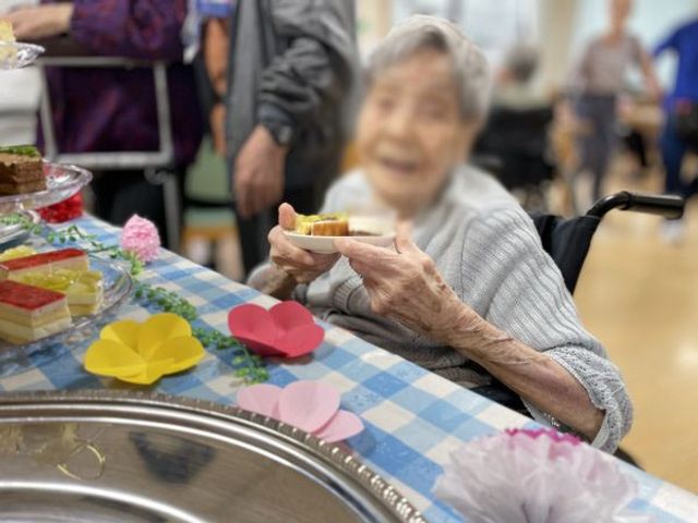 温かい雰囲気の食堂