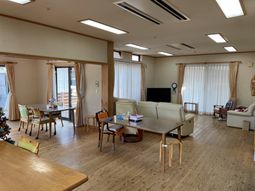 自然光が入るリビング  