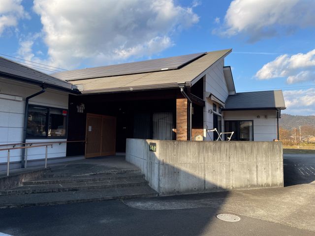 趣のあるエントランス エントランス   落ち着いた雰囲気が感じられる建物の入口です。初めての訪問者も安心してご利用いただけます。
