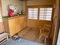 和の風情漂うエントランス