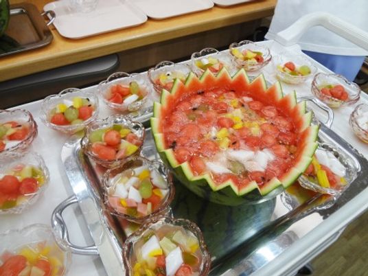 カラフルなフルーツ盛り合わせ