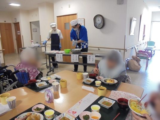 食堂  