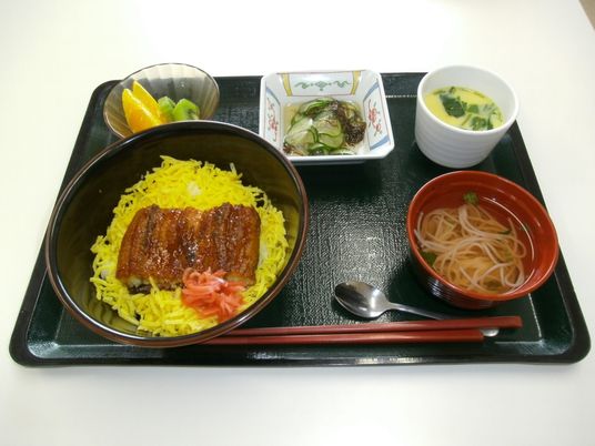 色鮮やかな和食の膳