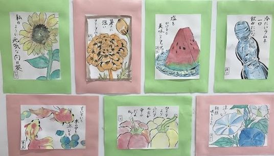 絵が飾られた壁