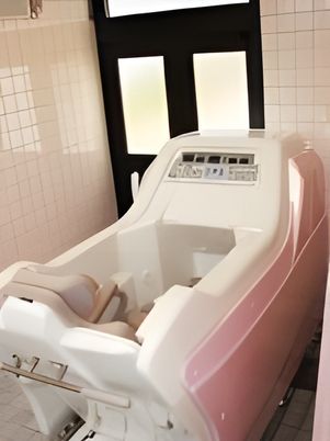 機能的な浴室の概観