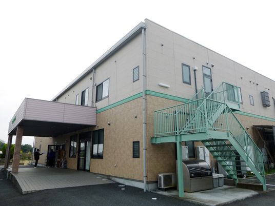 活気のある職場外観