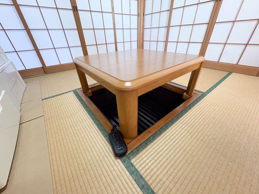 畳と囲炉裏のある空間