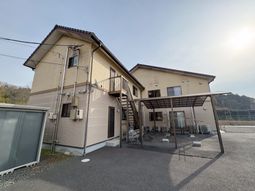 大きな建物の外観
