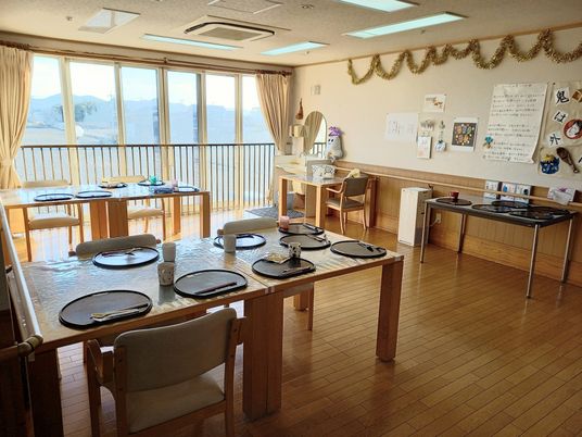 自然光が広がる食堂
