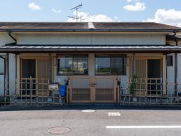 落ち着いた雰囲気の外観