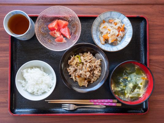 食事のセット 施設の食堂