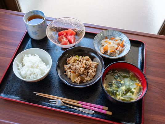 手作り感ある温かい食事