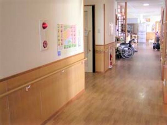 廊下と掲示板の一部