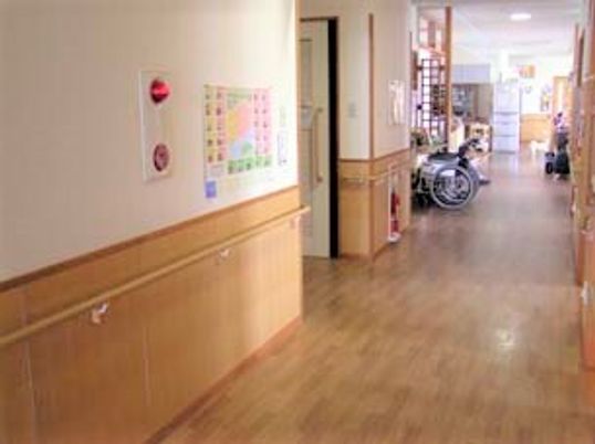 廊下と掲示板の一部