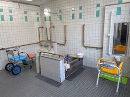 介護用設備の浴室