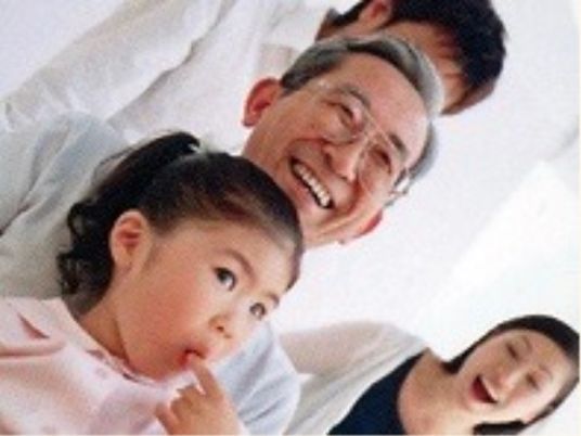 微笑む家族の集合