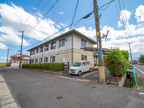 広々とした建物の外観